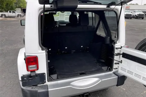More photos of 2018 Jeep Wrangler JK Unlimited Sahara at Cable Dahmer Chevrolet of Independence, MO