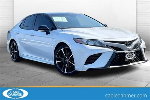 Black 2018 Toyota Camry XSE V6 for sale in Independence, MO