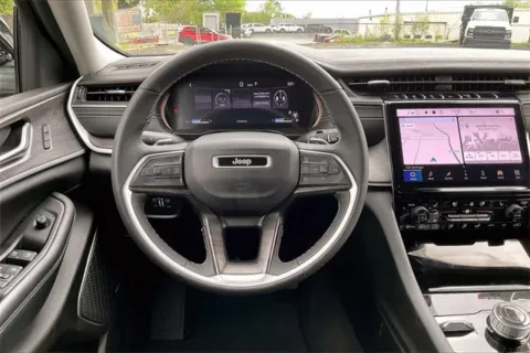 More photos of 2023 Jeep Grand Cherokee Limited at Cable Dahmer Chevrolet of Independence, MO
