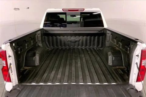 More photos of 2022 Chevrolet Silverado 1500 LT at Cable Dahmer Chevrolet of Independence, MO