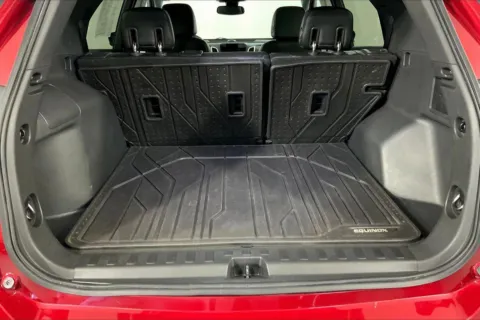 More photos of 2020 Chevrolet Equinox Premier at Cable Dahmer Chevrolet of Independence, MO
