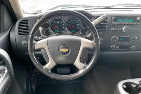 More photos of 2009 Chevrolet Silverado 2500 HD LT at Cable Dahmer Chevrolet of Independence, MO