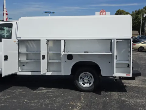 More photos of 2025 Chevrolet Express Cutaway 3500 1WT at Cable Dahmer Chevrolet of Independence, MO