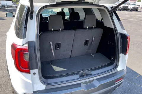 More photos of 2023 GMC Acadia SLE at Cable Dahmer Chevrolet of Independence, MO