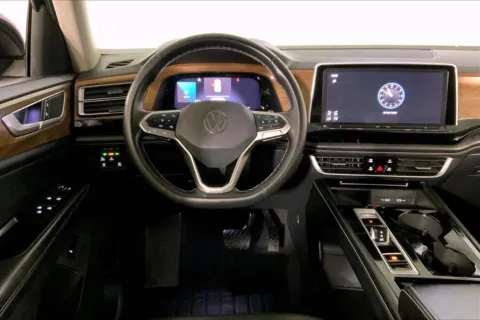 More photos of 2024 Volkswagen Atlas 2.0T SE w/Technology at Cable Dahmer Chevrolet of Independence, MO