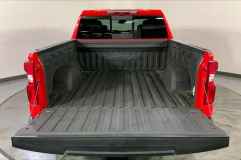 More photos of 2022 Chevrolet Silverado 1500 ZR2 at Cable Dahmer Chevrolet of Independence, MO