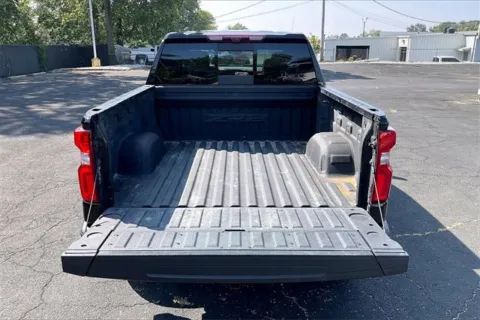 More photos of 2022 Chevrolet Silverado 1500 ZR2 at Cable Dahmer Chevrolet of Independence, MO