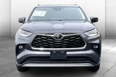 Photos of 2021 Toyota Highlander Platinum for sale in Independence, MO at Cable Dahmer Chevrolet of Independence