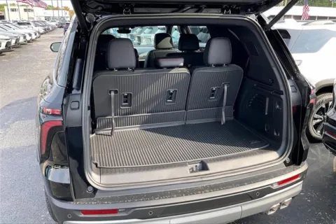 More photos of 2026 Chevrolet Traverse Z71 at Cable Dahmer Chevrolet of Independence, MO