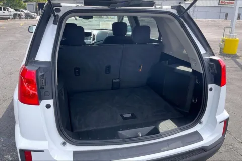 More photos of 2017 GMC Terrain SLE at Cable Dahmer Chevrolet of Independence, MO