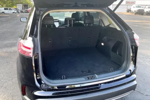 More photos of 2021 Ford Edge SEL at Cable Dahmer Chevrolet of Independence, MO