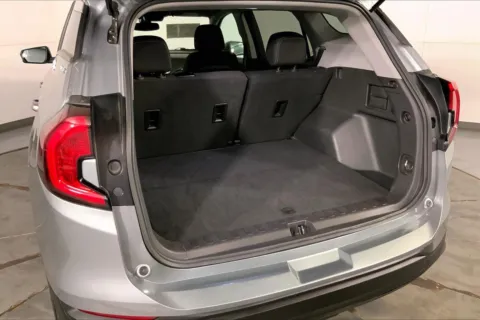 More photos of 2024 GMC Terrain SLE at Cable Dahmer Chevrolet of Independence, MO