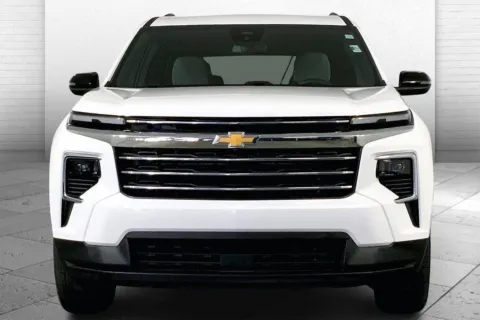 Photos of 2025 Chevrolet Traverse LT for sale in Independence, MO at Cable Dahmer Chevrolet of Independence