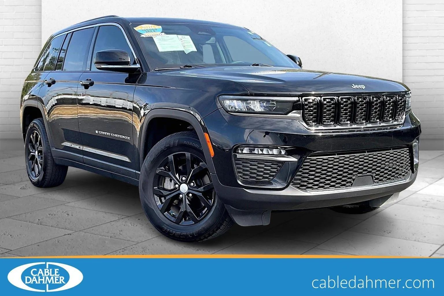 Black 2024 Jeep Grand Cherokee Limited for sale in Independence, MO