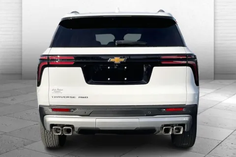 More photos of 2026 Chevrolet Traverse LT at Cable Dahmer Chevrolet of Independence, MO