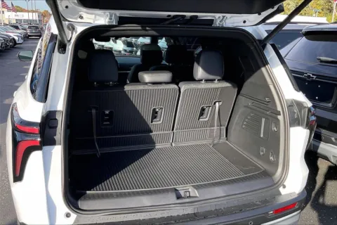 More photos of 2026 Chevrolet Traverse LT at Cable Dahmer Chevrolet of Independence, MO