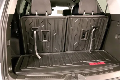 More photos of 2023 GMC Acadia SLE at Cable Dahmer Chevrolet of Independence, MO