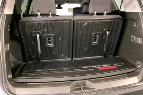 More photos of 2023 GMC Acadia SLE at Cable Dahmer Chevrolet of Independence, MO