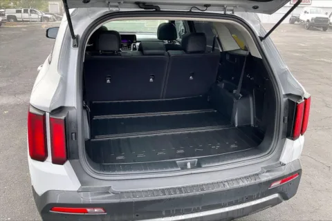 More photos of 2022 Kia Sorento X-Line S at Cable Dahmer Chevrolet of Independence, MO