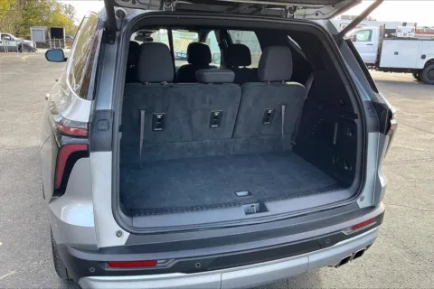 More photos of 2025 Chevrolet Traverse LT at Cable Dahmer Chevrolet of Independence, MO