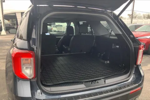 More photos of 2022 Ford Explorer XLT at Cable Dahmer Buick GMC of Independence, MO