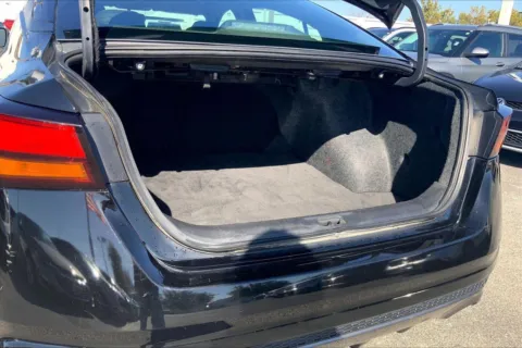 More photos of 2019 Nissan Altima 2.5 SR at Cable Dahmer Buick GMC of Independence, MO