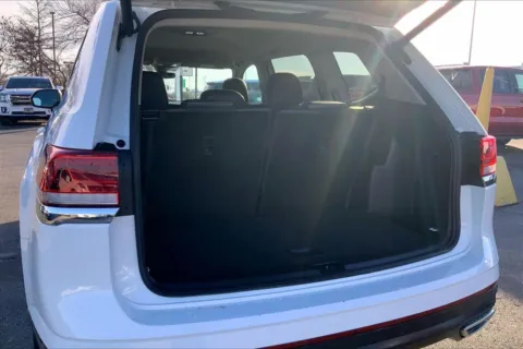 More photos of 2024 Volkswagen Atlas 2.0T SE w/Technology at Cable Dahmer Buick GMC of Independence, MO