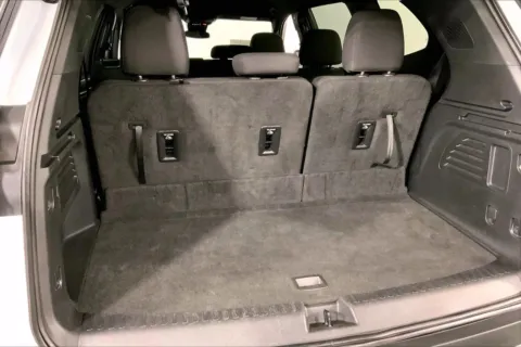 More photos of 2025 GMC Acadia Elevation at Cable Dahmer Buick GMC of Independence, MO