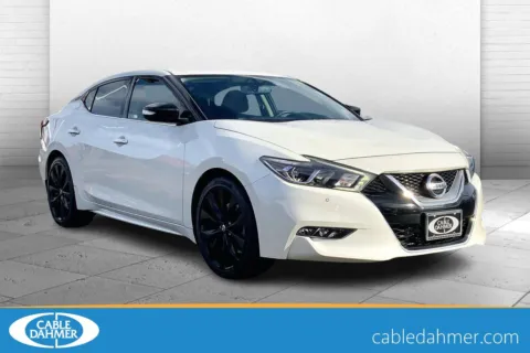 White 2017 Nissan Maxima SR for sale in Independence, MO