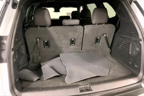 More photos of 2025 GMC Acadia Elevation at Cable Dahmer Buick GMC of Independence, MO