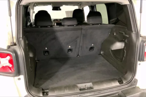 More photos of 2023 Jeep Renegade Latitude at Cable Dahmer Buick GMC of Independence, MO