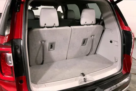 Another view of 2023 GMC Acadia SLT for sale in Independence, MO at Cable Dahmer Buick GMC of Independence