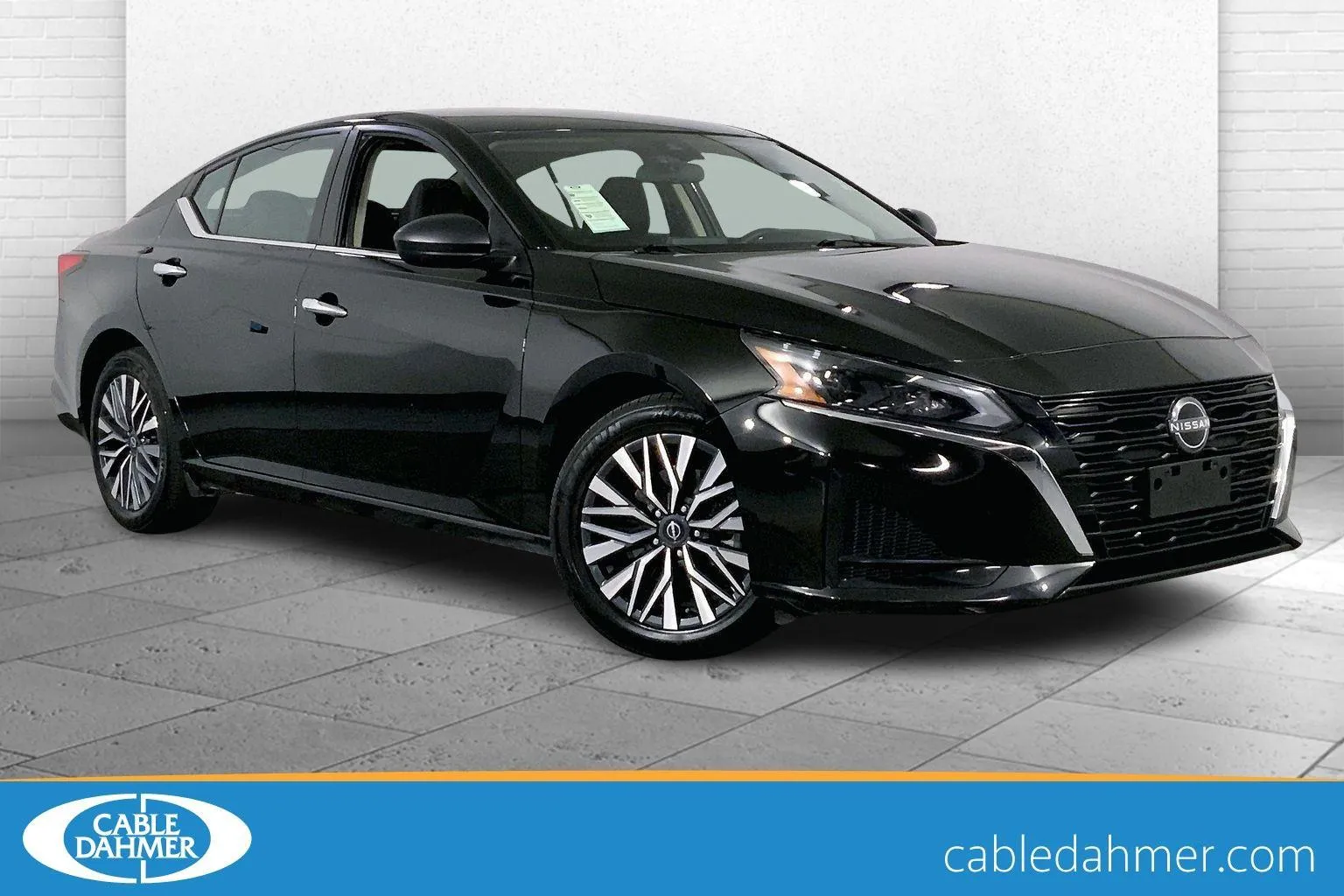 Used 2024 Nissan Altima SV with VIN 1N4BL4DV6RN383641 for sale in Kansas City