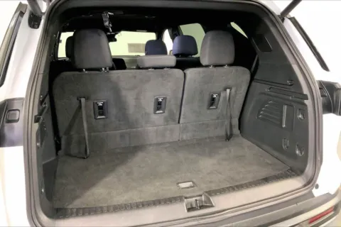 More photos of 2024 Chevrolet Traverse LT at Cable Dahmer Buick GMC of Independence, MO