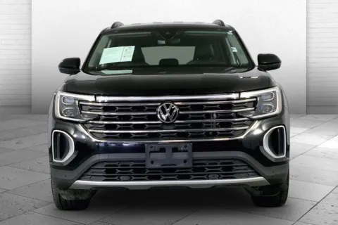 Photos of 2024 Volkswagen Atlas 2.0T SE w/Technology for sale in Independence, MO at Cable Dahmer Buick GMC of Independence