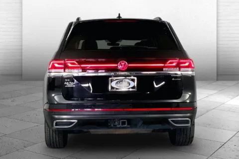 Another view of 2024 Volkswagen Atlas 2.0T SE w/Technology for sale in Independence, MO at Cable Dahmer Buick GMC of Independence