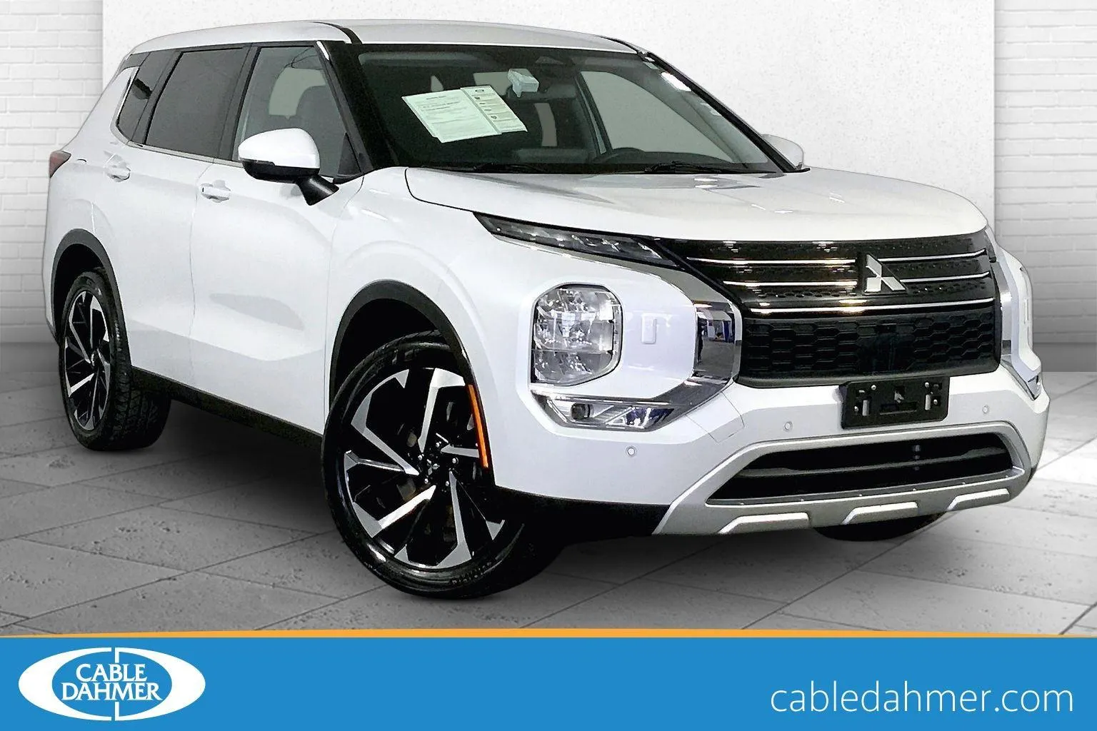 Silver 2024 Mitsubishi Outlander SE for sale in Independence, MO