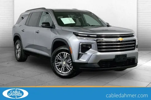 Gray 2024 Chevrolet Traverse LT for sale in Independence, MO