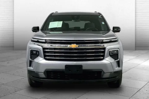 Photos of 2024 Chevrolet Traverse LT for sale in Independence, MO at Cable Dahmer Buick GMC of Independence