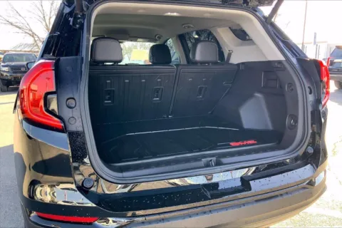 More photos of 2024 GMC Terrain SLT at Cable Dahmer Buick GMC of Independence, MO