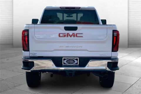 More photos of 2025 GMC Sierra 2500 HD SLT at Cable Dahmer Buick GMC of Independence, MO