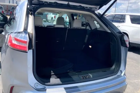 More photos of 2022 Ford Edge Titanium at Cable Dahmer Buick GMC of Independence, MO