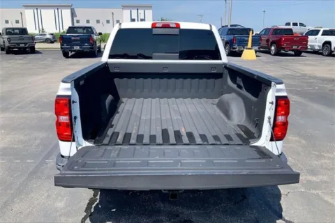 More photos of 2018 Chevrolet Silverado 1500 LT at Cable Dahmer Buick GMC of Independence, MO