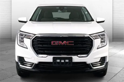 Photos of 2024 GMC Terrain SLE for sale in Independence, MO at Cable Dahmer Buick GMC of Independence