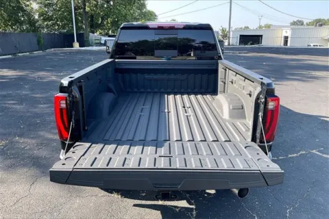 More photos of 2024 GMC Sierra 2500 HD Denali Ultimate at Cable Dahmer Buick GMC of Independence, MO