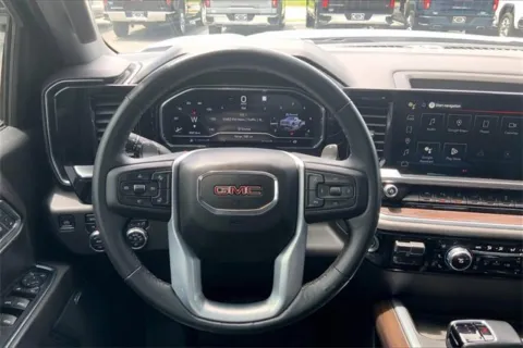 More photos of 2022 GMC Sierra 1500 SLT at Cable Dahmer Buick GMC of Independence, MO