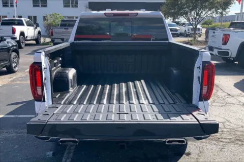 More photos of 2026 GMC Sierra 1500 SLT at Cable Dahmer Buick GMC of Independence, MO