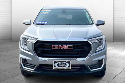 Photos of 2024 GMC Terrain SLE for sale in Independence, MO at Cable Dahmer Buick GMC of Independence