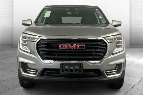 Photos of 2024 GMC Terrain SLE for sale in Independence, MO at Cable Dahmer Buick GMC of Independence