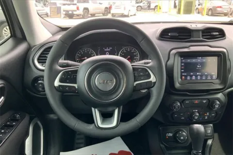 More photos of 2018 Jeep Renegade Latitude at Cable Dahmer Buick GMC of Independence, MO